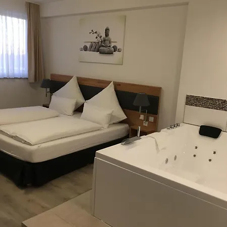 Hotel in Laisen Reutlingen Kamer foto