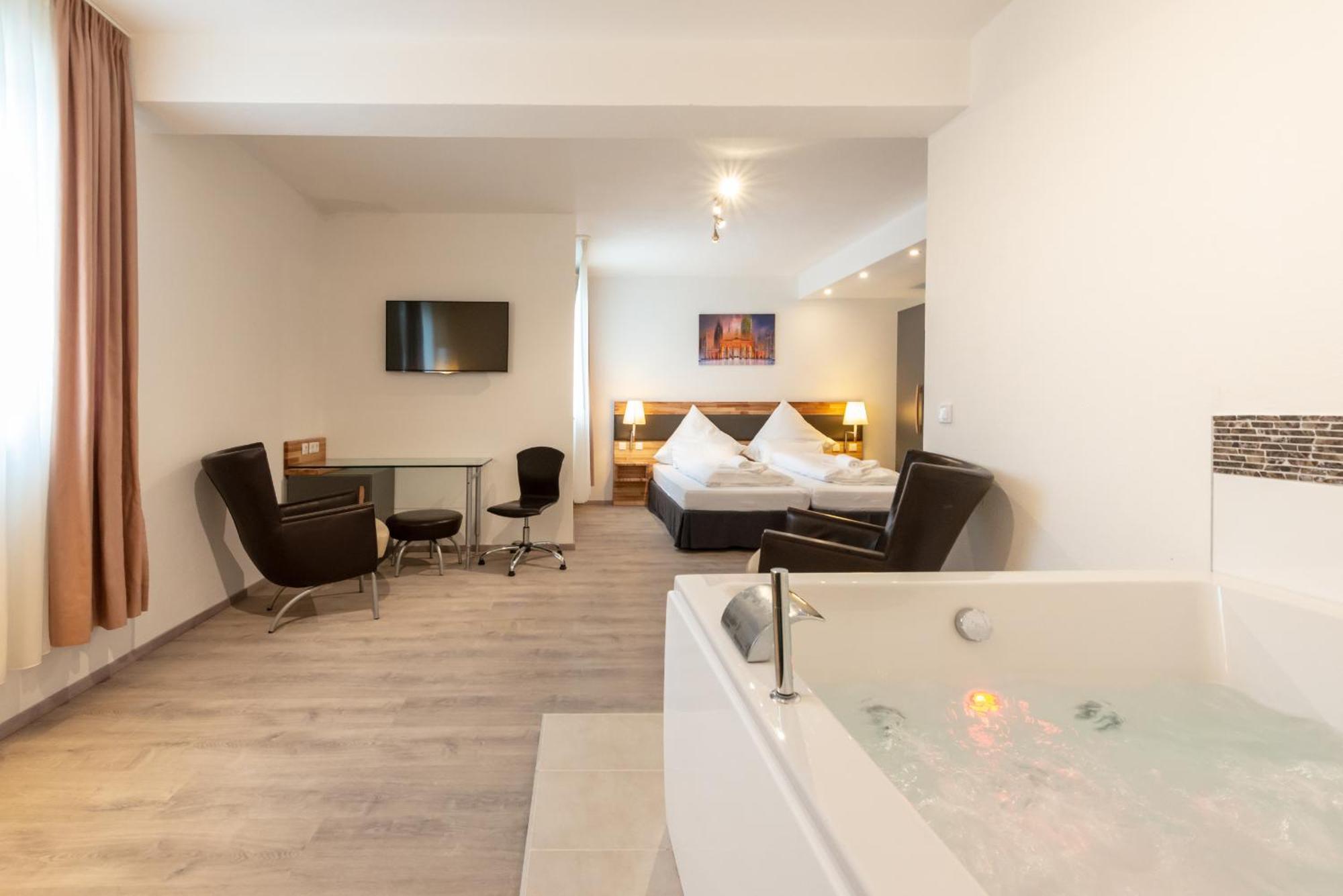 Hotel In Laisen 3*